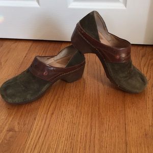 Dansko solstice green suede clogs